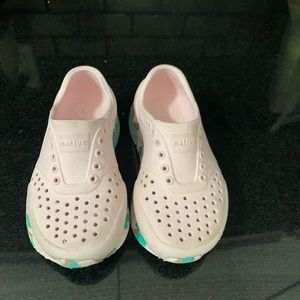 Native toddler shoe (size C7)